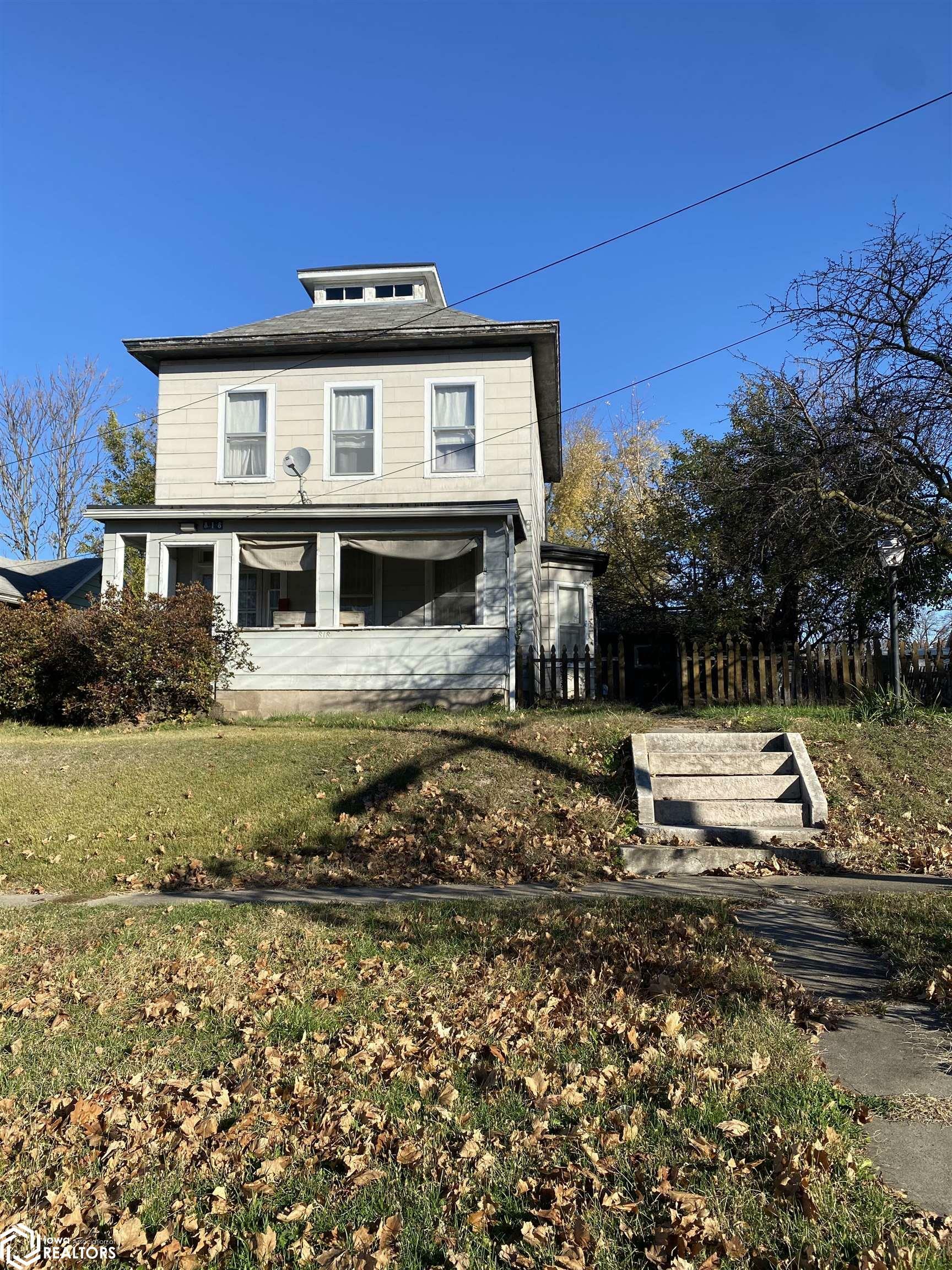 Property Photo:  818 Franklin Street  IA 52601 