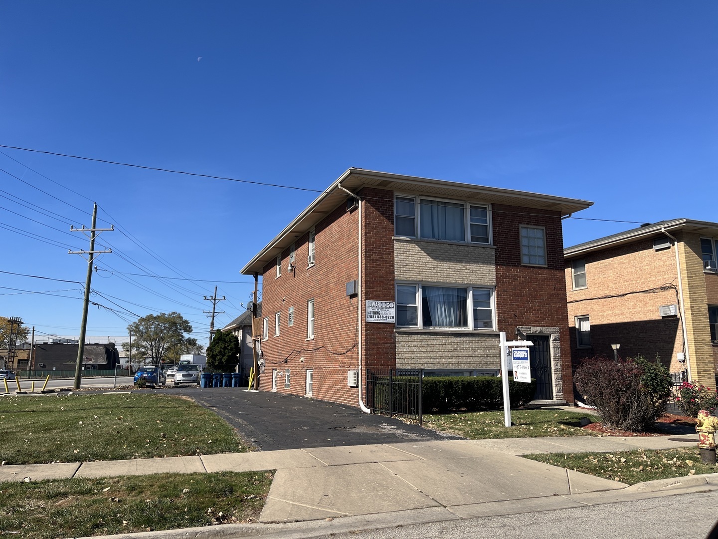 Property Photo:  1516 N Caryl Avenue  IL 60160 