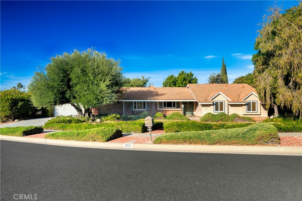 Property Photo:  1265 Longview Drive  CA 92831 