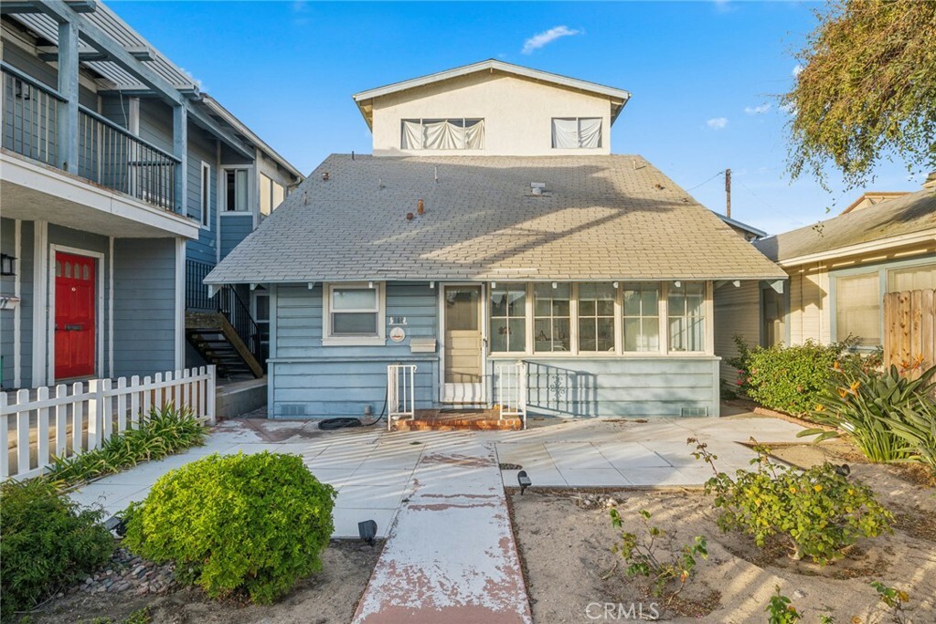 Property Photo:  808 W Balboa Boulevard  CA 92661 