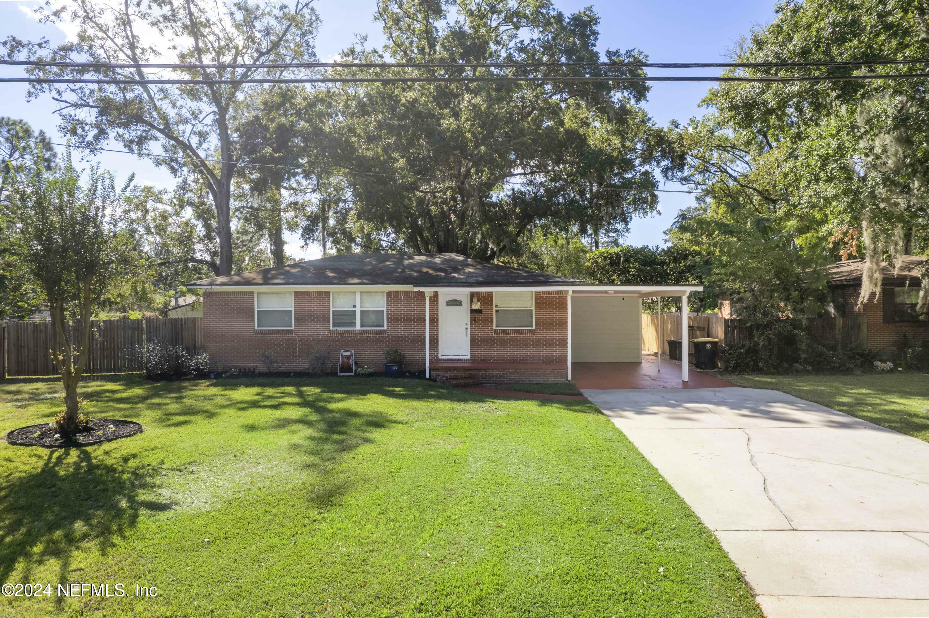 Property Photo:  5160 Quan Drive  FL 32205 