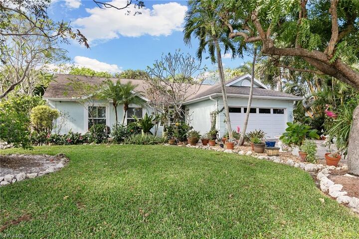 Property Photo:  120 Sand Hill St  FL 34145 