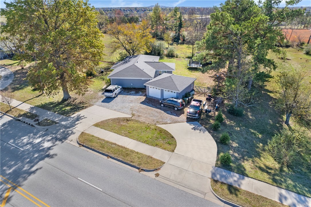 Property Photo:  2624 W Perry Road  AR 72758 