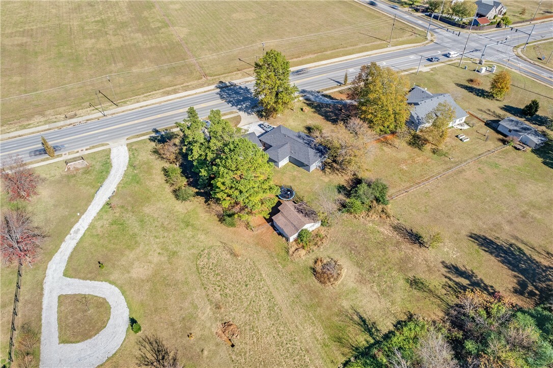 Property Photo:  2624 W Perry Road  AR 72758 