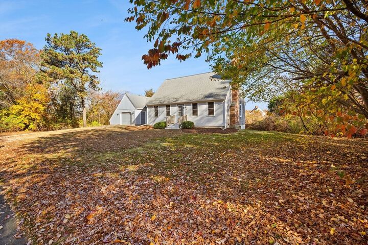 Property Photo:  10 Stonefield Dr  MA 02537 