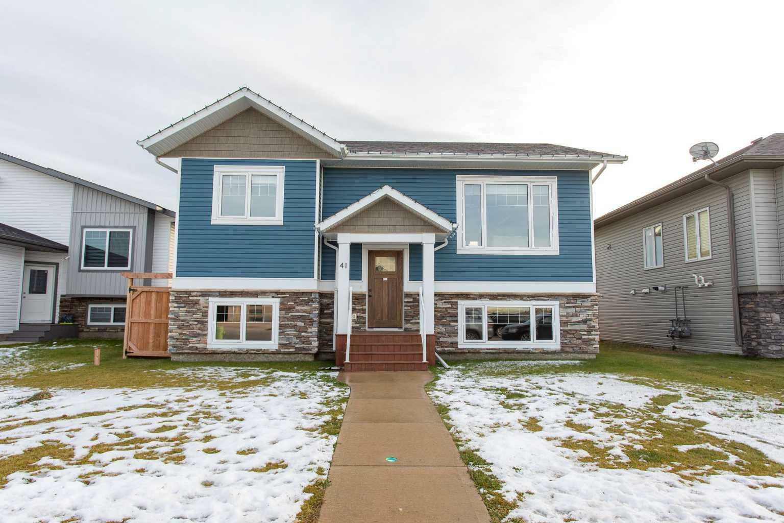 41 Mackenzie Avenue  Lacombe AB T4L 0A6 photo