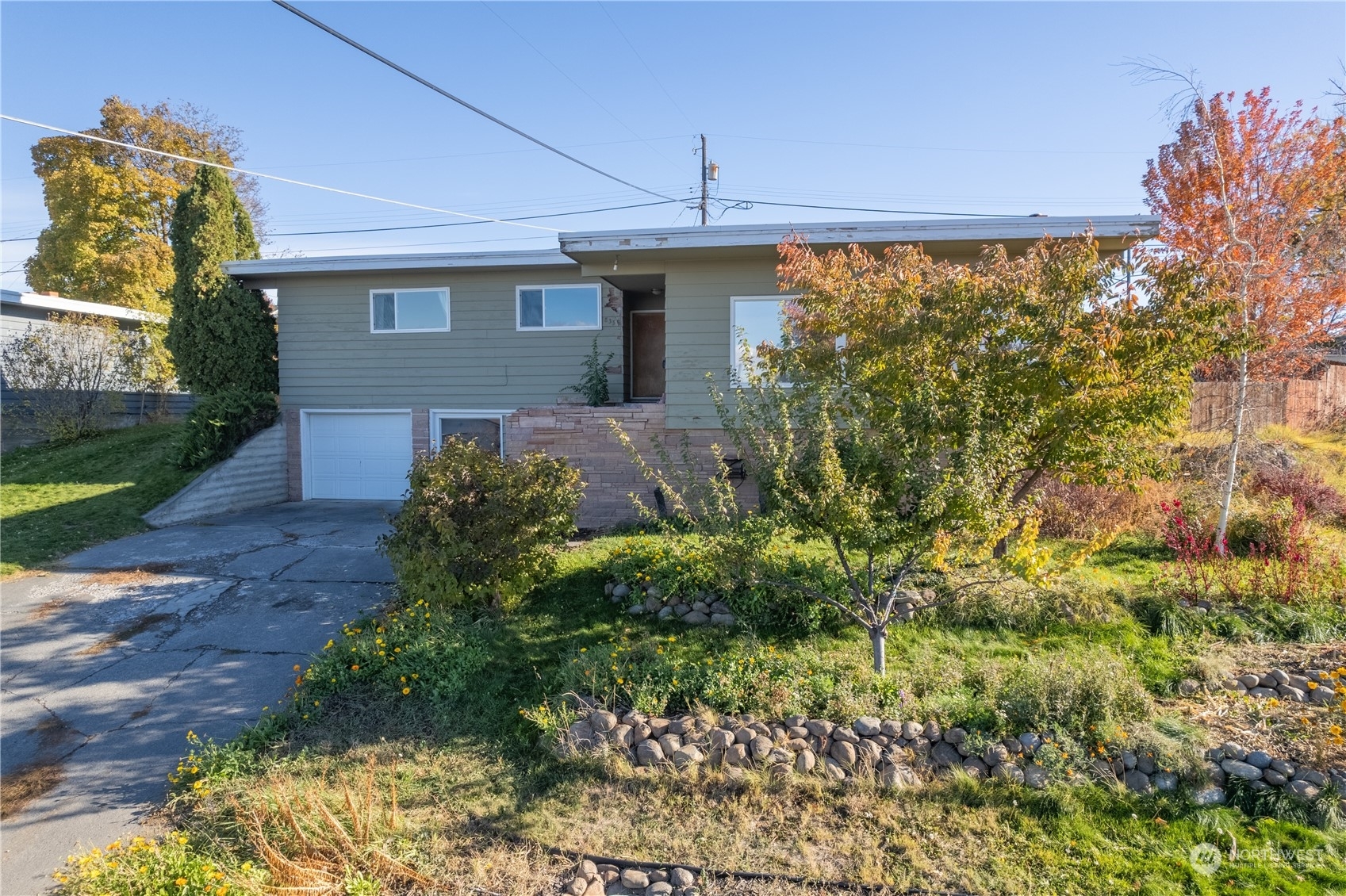 Property Photo: 835 S Kiefer Drive WA 98837