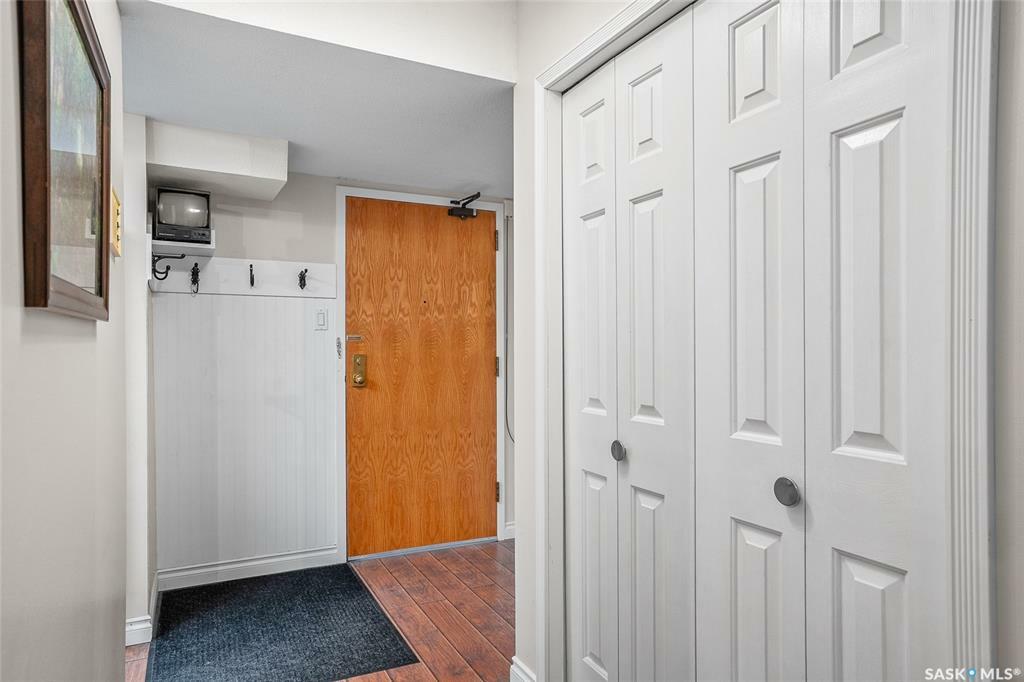 Property Photo:  910 9th Street E 105  SK S7N 0N1 