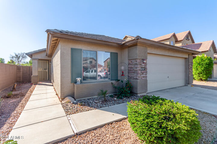 Property Photo:  41547 W Cheyenne Court  AZ 85138 