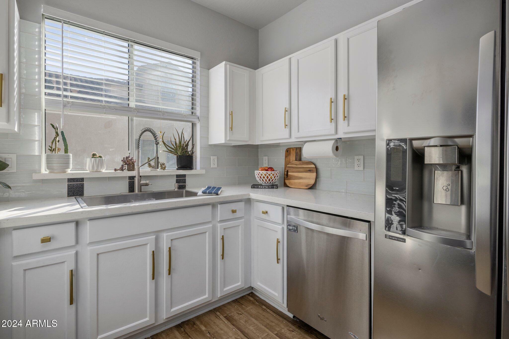 Property Photo: 158 W Commerce Court AZ 85233