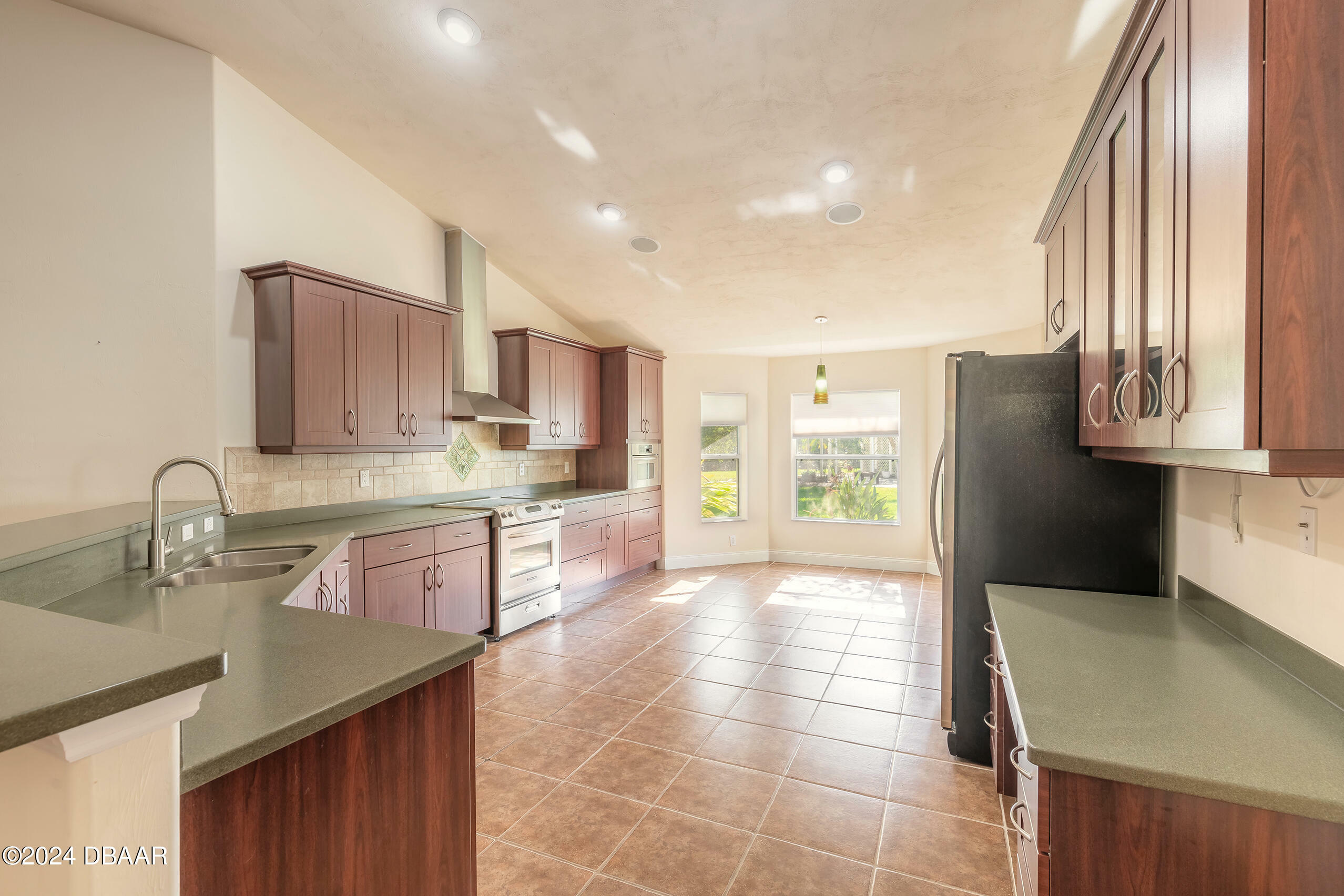 Property Photo:  307 Leoni Street  FL 32168 