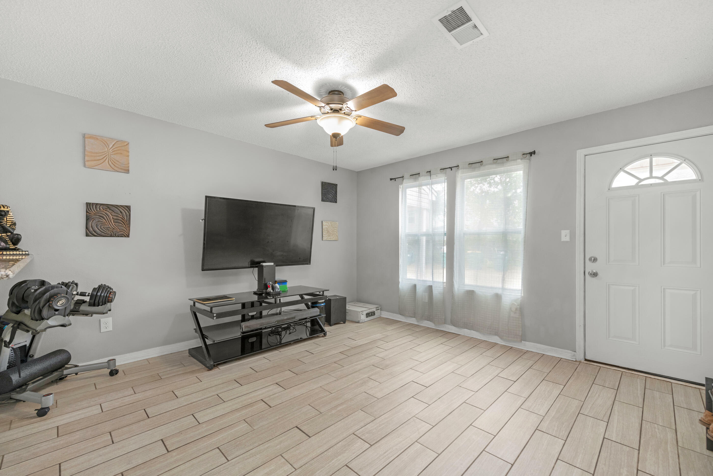 Property Photo:  92 Bradford Street Apt 9  FL 32547 