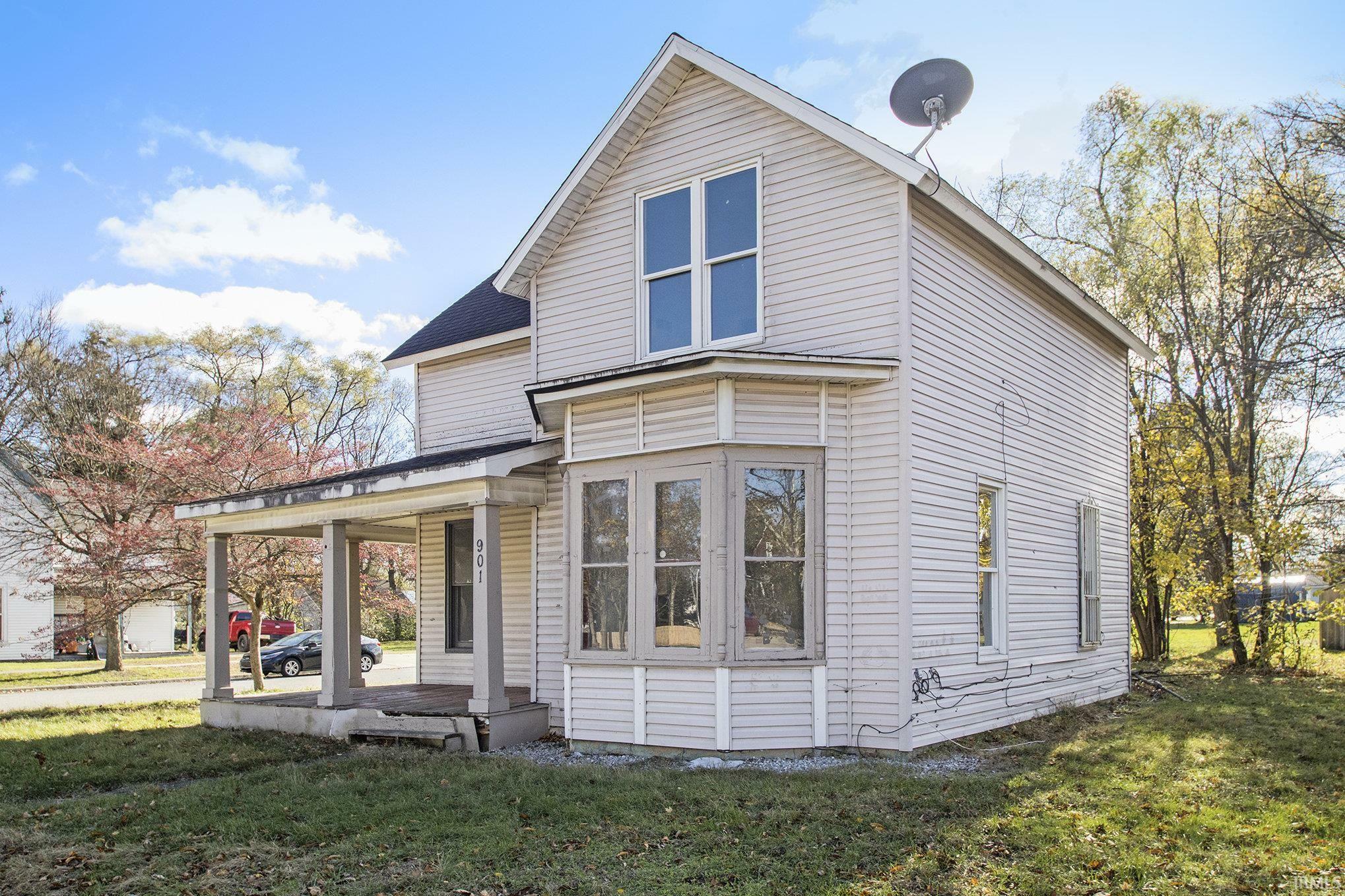 Property Photo:  901 W Garfield Avenue  IN 46516 