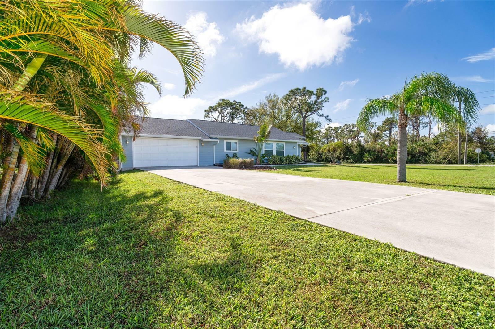 Property Photo:  5214 Norlander Drive  FL 33981 