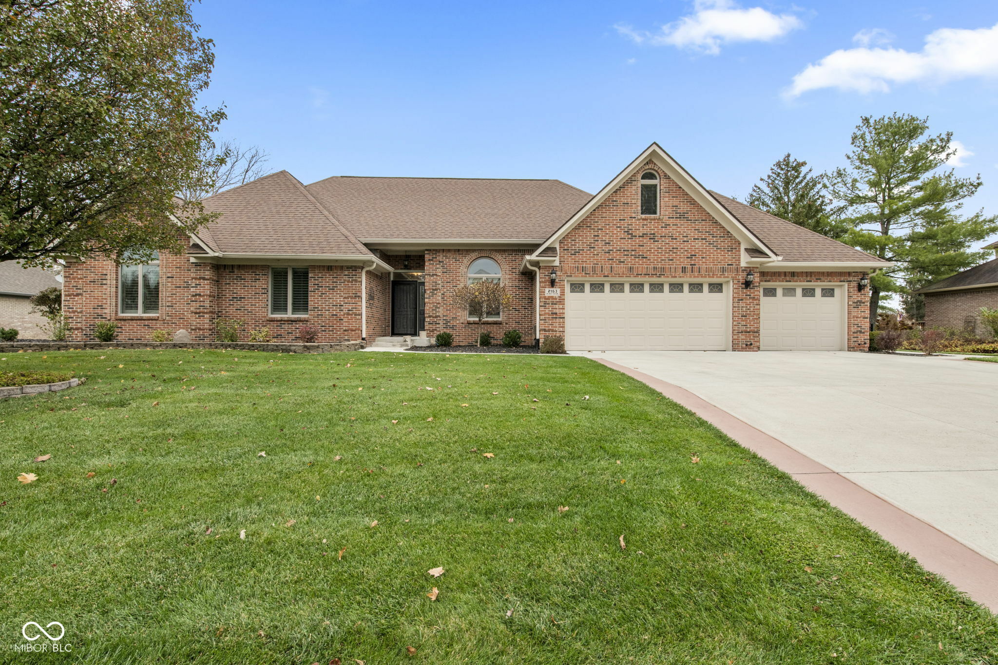 2163 Scarlet Oak Drive  Avon IN 46123 photo