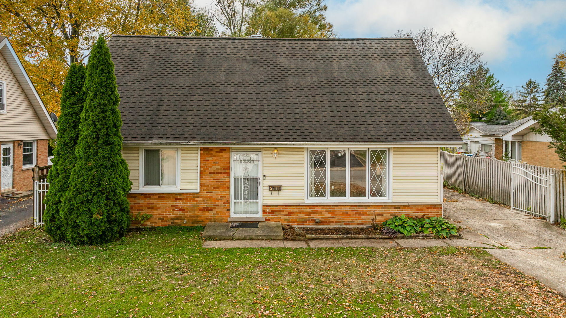 Property Photo:  5337 Pleasant Lane  IL 60418 