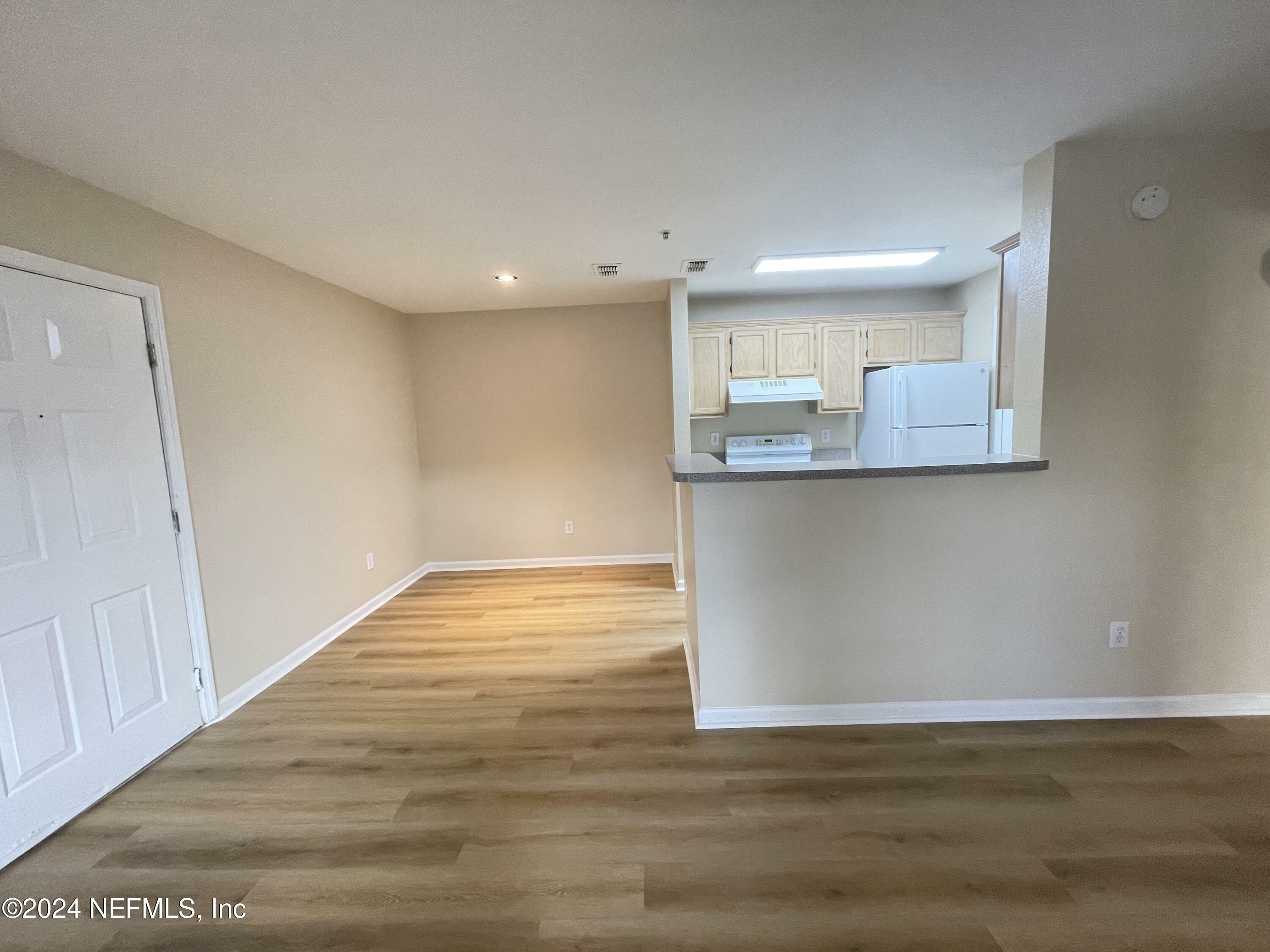 Property Photo:  7701 Timberlin Park Boulevard 613  FL 32256 