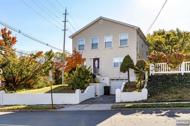 Property Photo:  86 Nevins Street  NJ 07070 