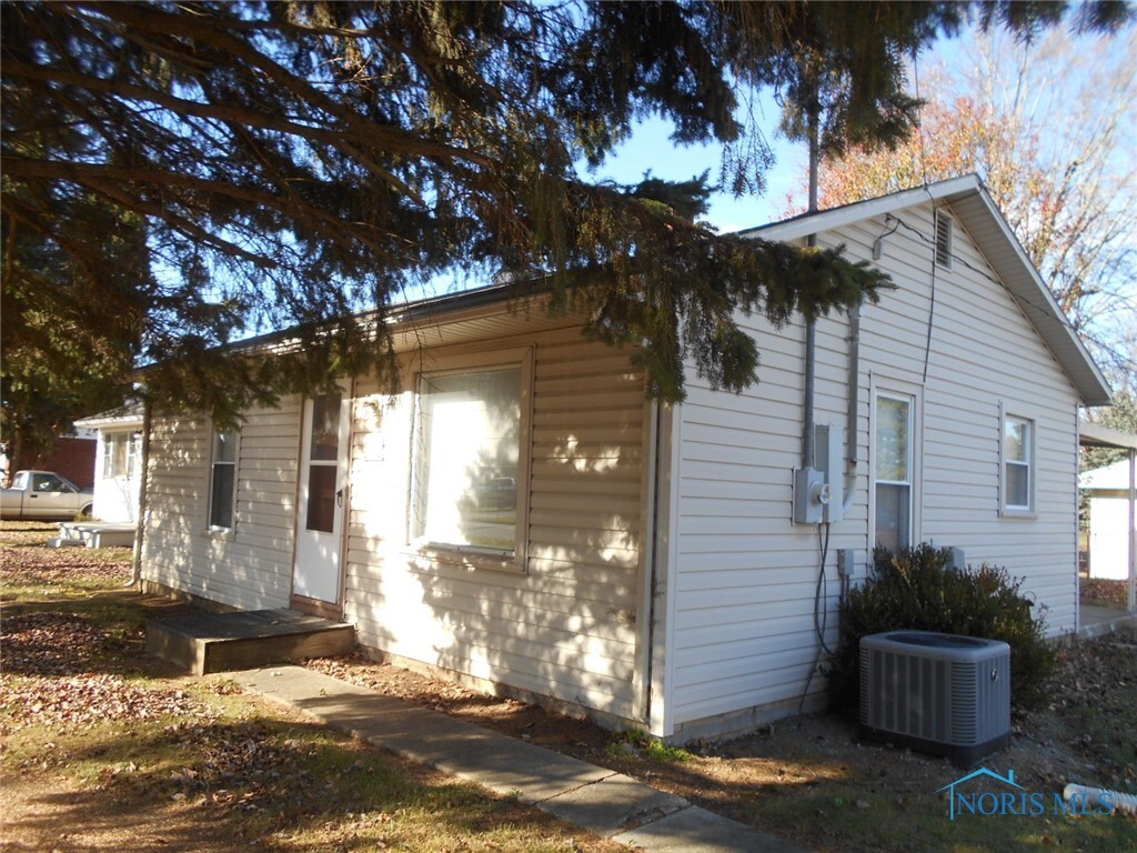 Property Photo: 520 Davis Street OH 45840