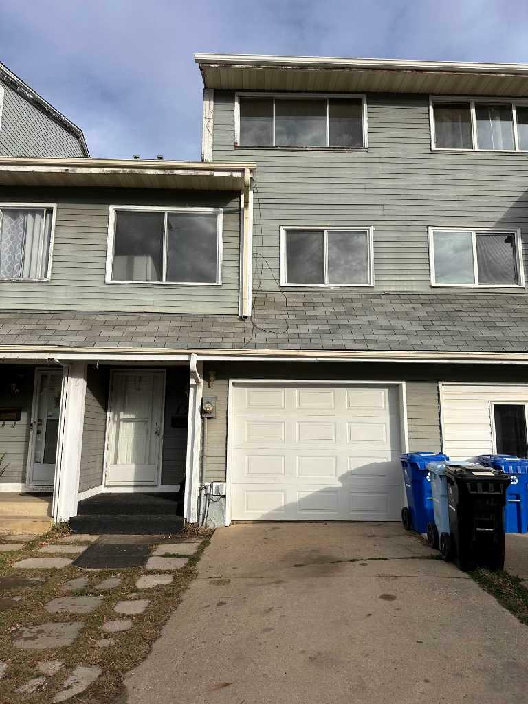 136 Wylie Place  Fort McMurray AB T9H 4R4 photo