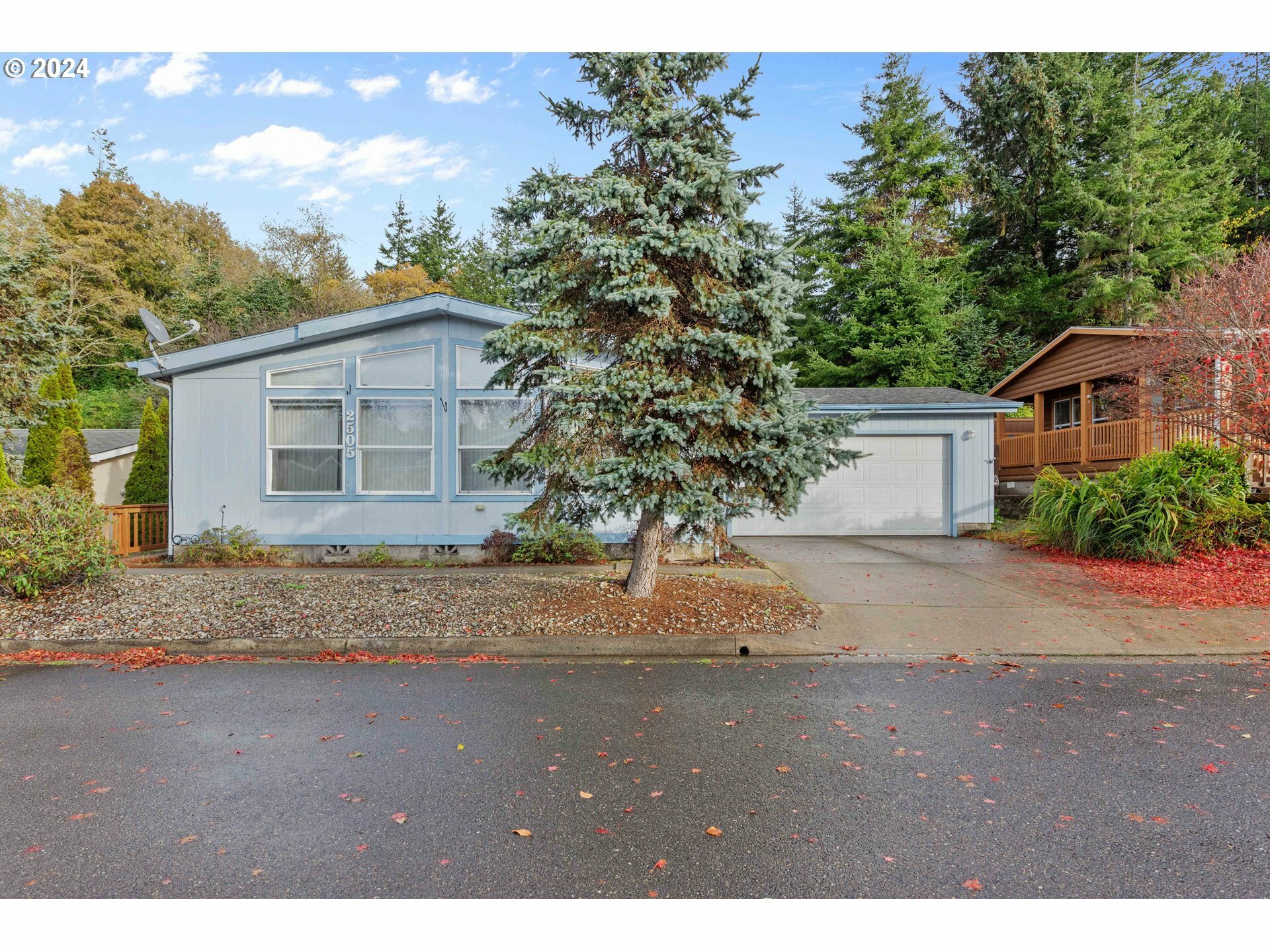 2505 Creekside Ln  North Bend OR 97459 photo