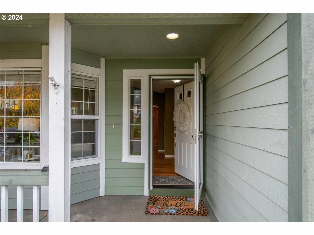 Property Photo:  2521 SW 11th St  WA 98604 