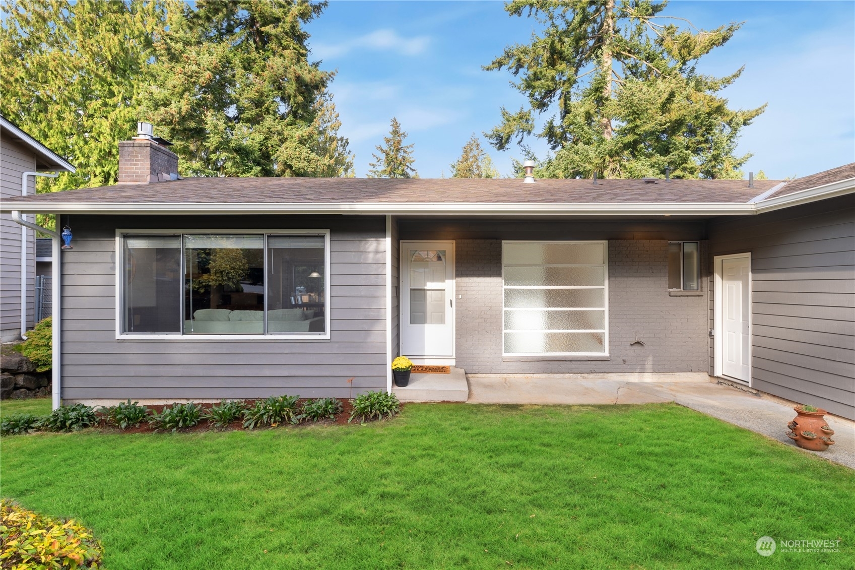 Property Photo:  2715  Riverview Boulevard  WA 98203 