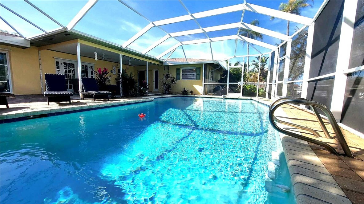 Property Photo:  423 Port Royal Boulevard  FL 32937 