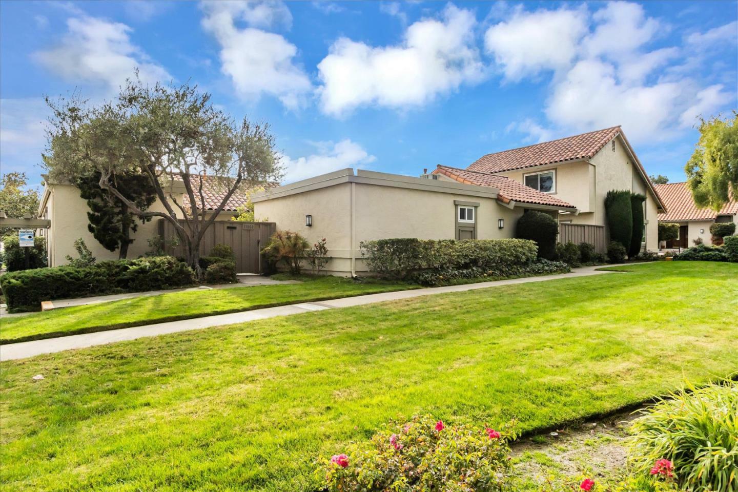 Property Photo:  11002 Sweet Oak Street  CA 95014 