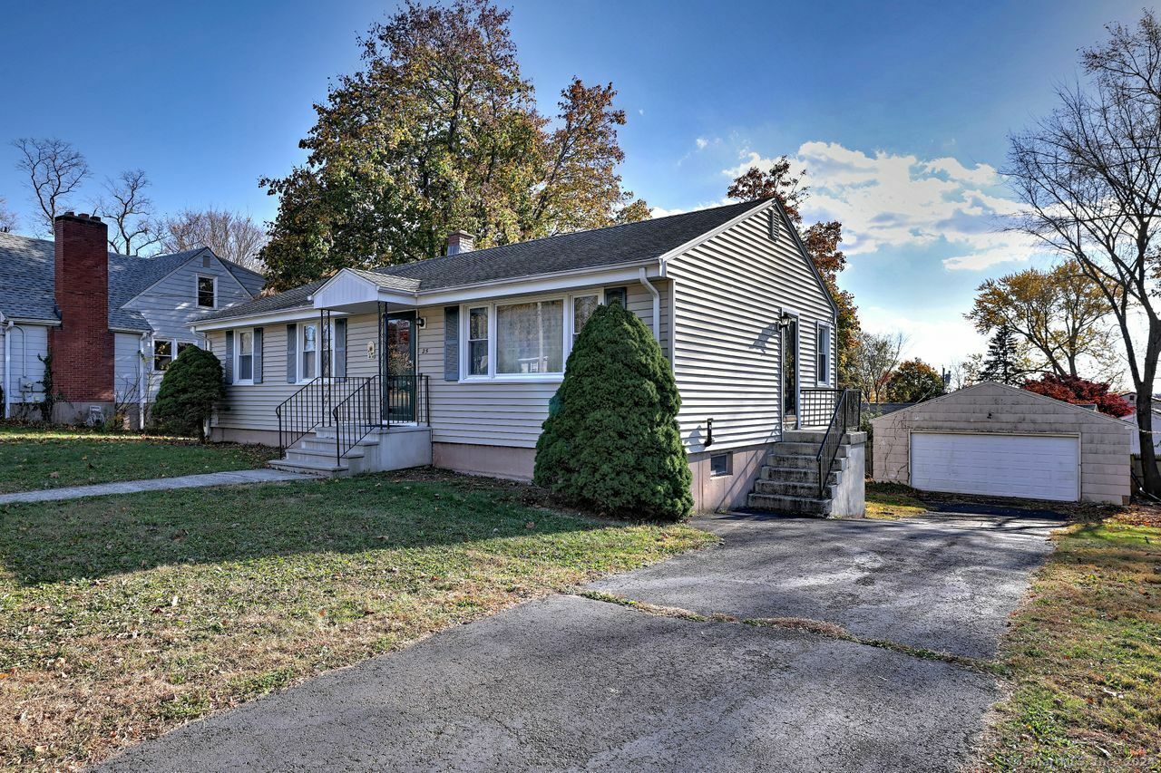 Property Photo:  25 Harrison Drive  CT 06514 