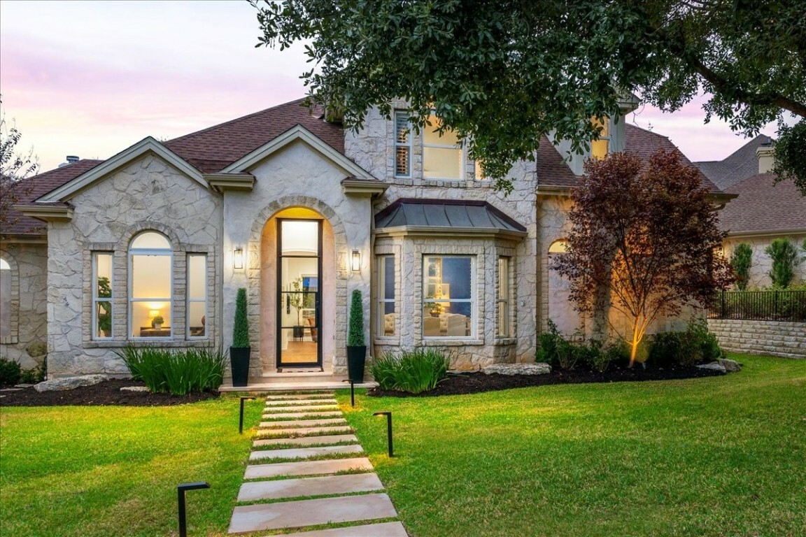 Property Photo:  6637 Dogwood Creek Drive  TX 78746 