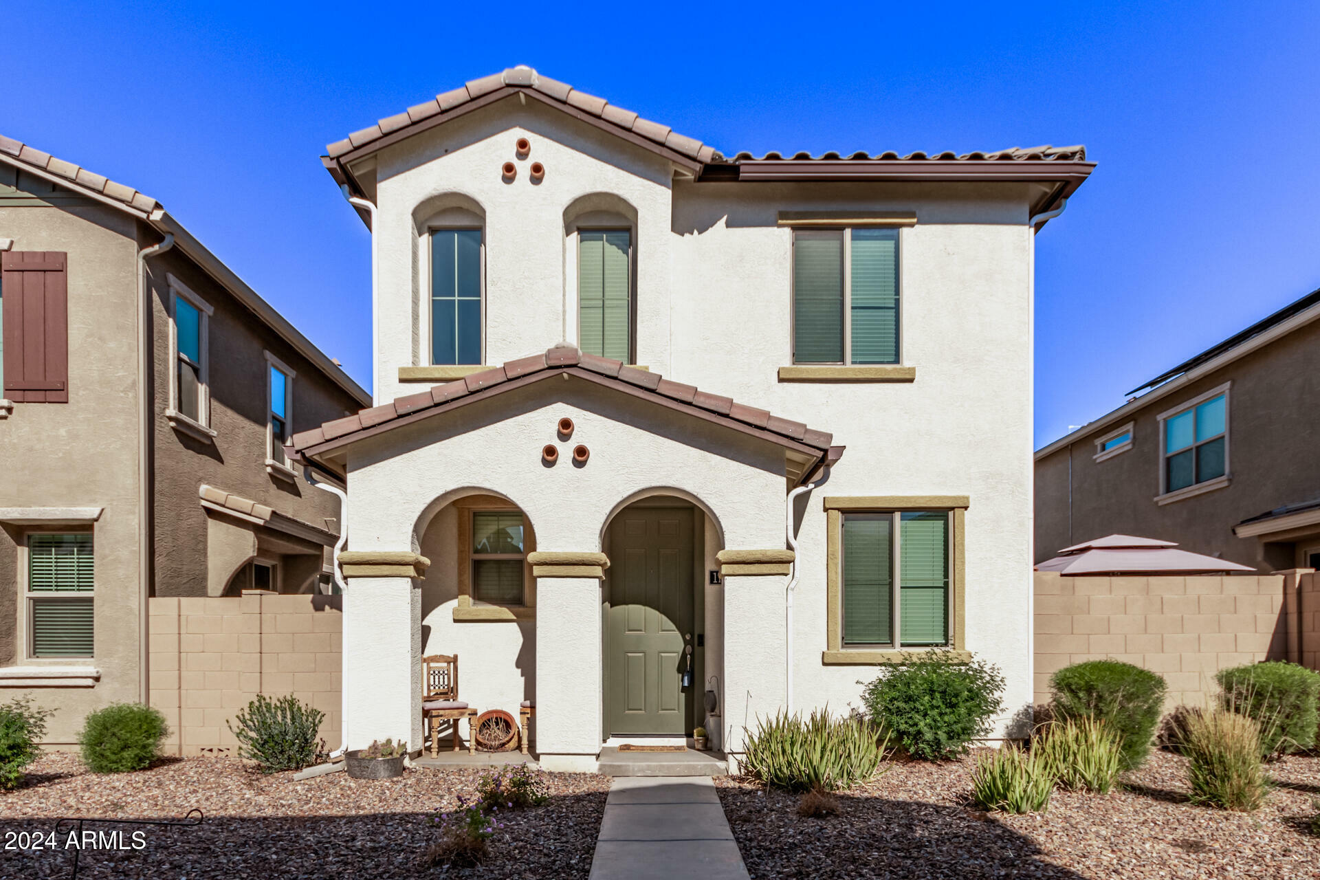 Property Photo: 1715 S 82nd Place AZ 85209