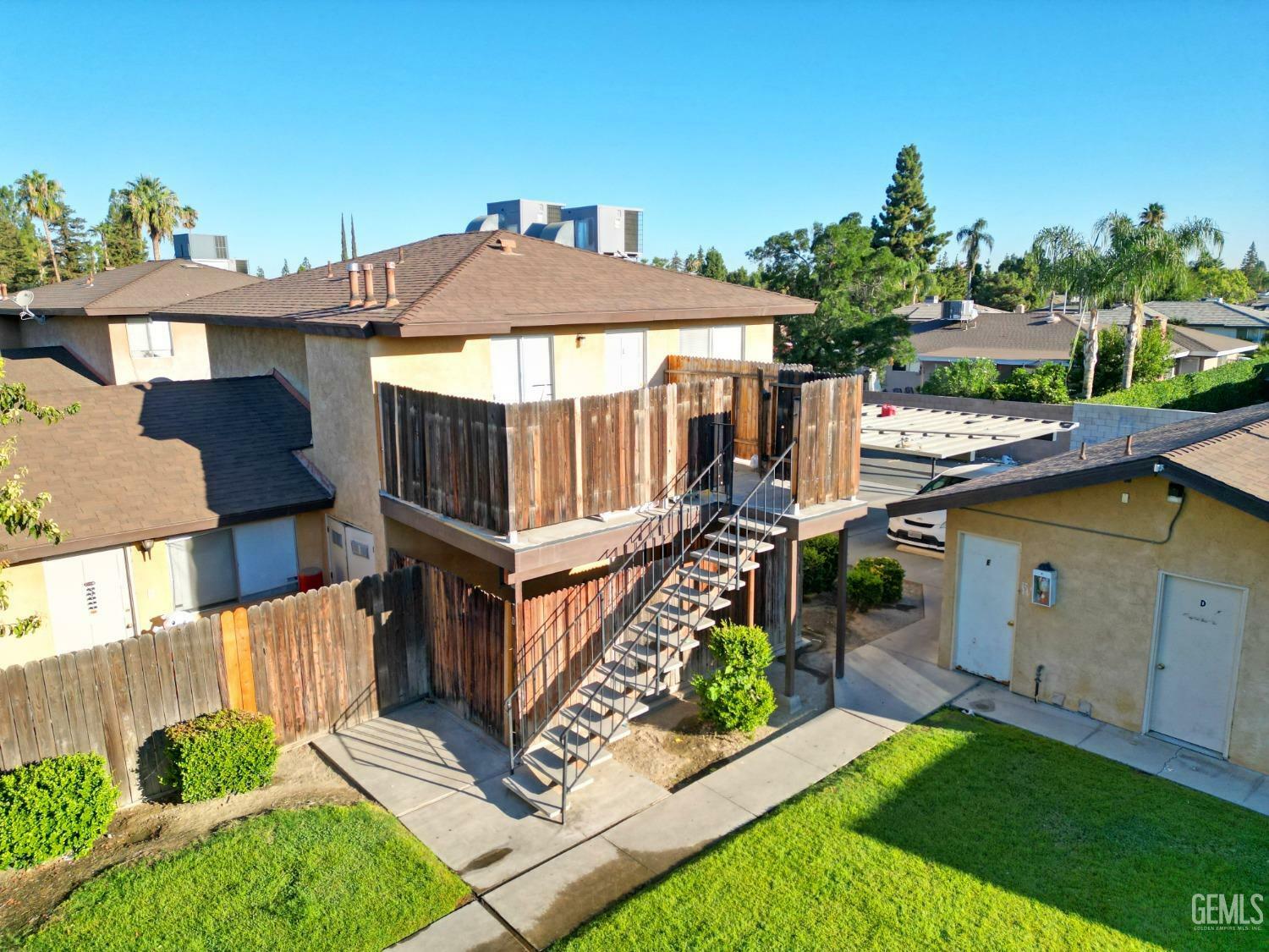 Property Photo:  2804 N Half Moon Drive  CA 93309 