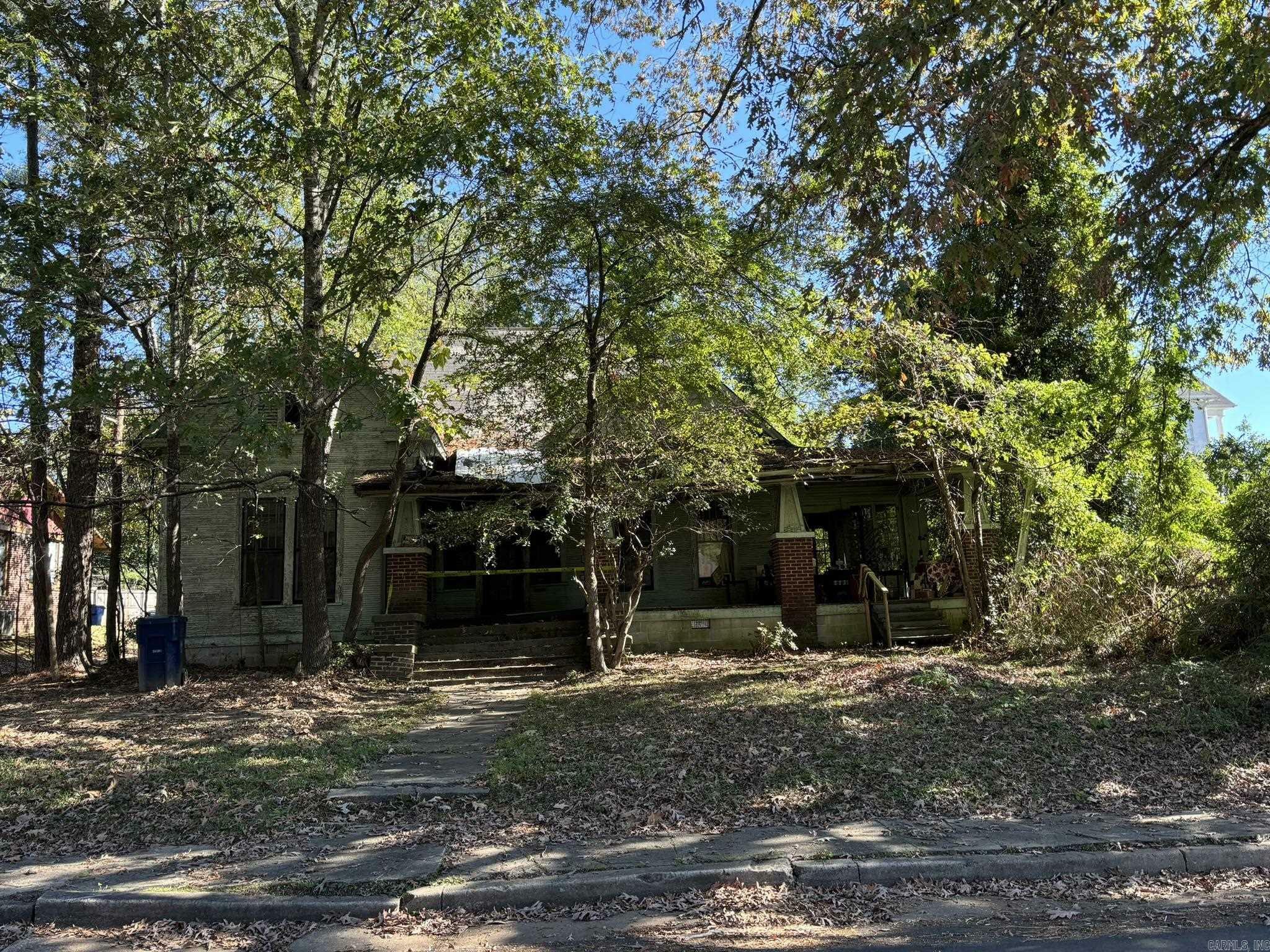 Property Photo:  121 NW Cleveland Avenue  AR 71701 