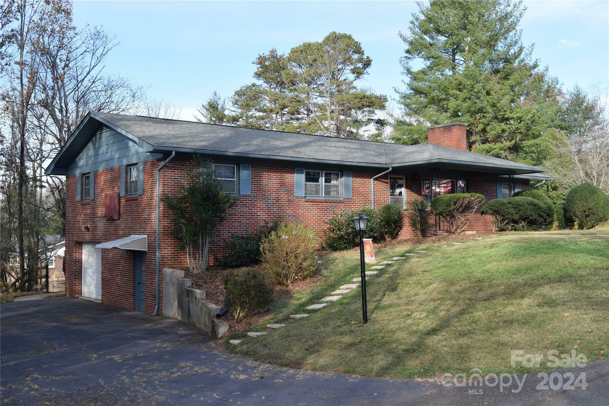 Property Photo:  21 Sunset Drive  NC 28787 