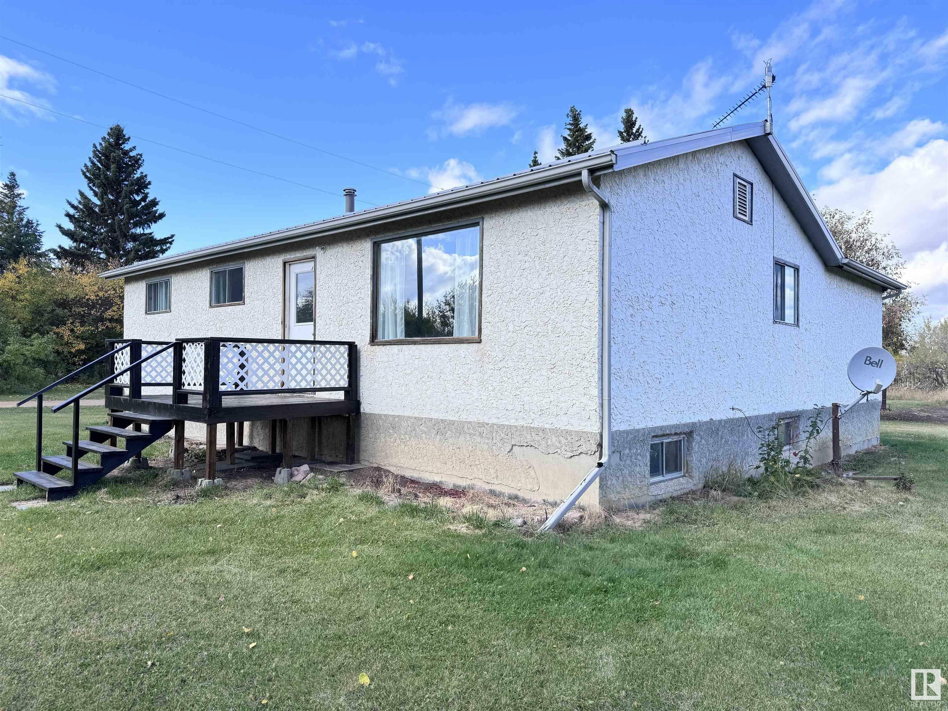 Property Photo:  25316 Twp Rd 614  AB T7P 2N9 