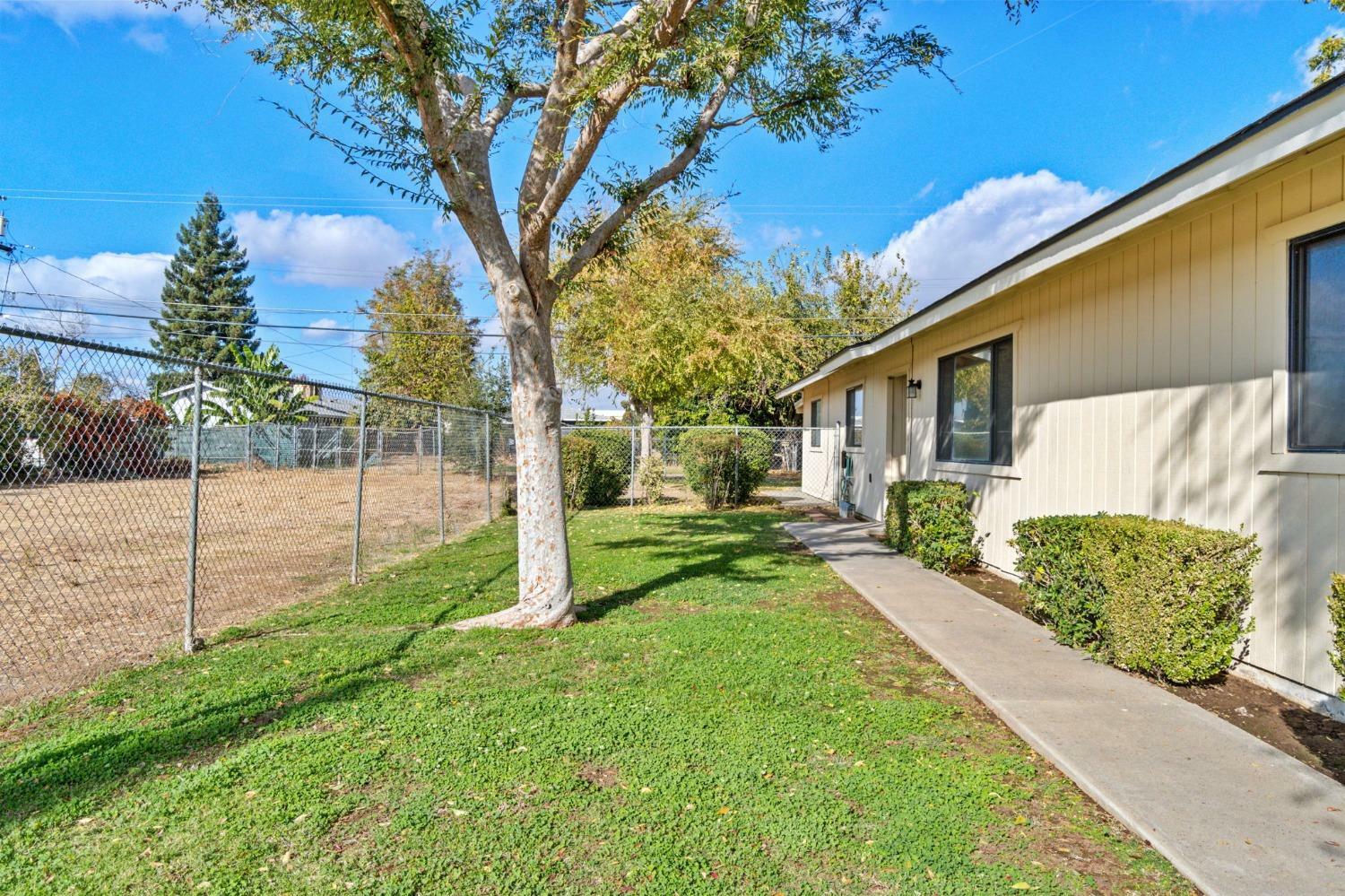 Property Photo:  360 W Pinedale Avenue  CA 93650 