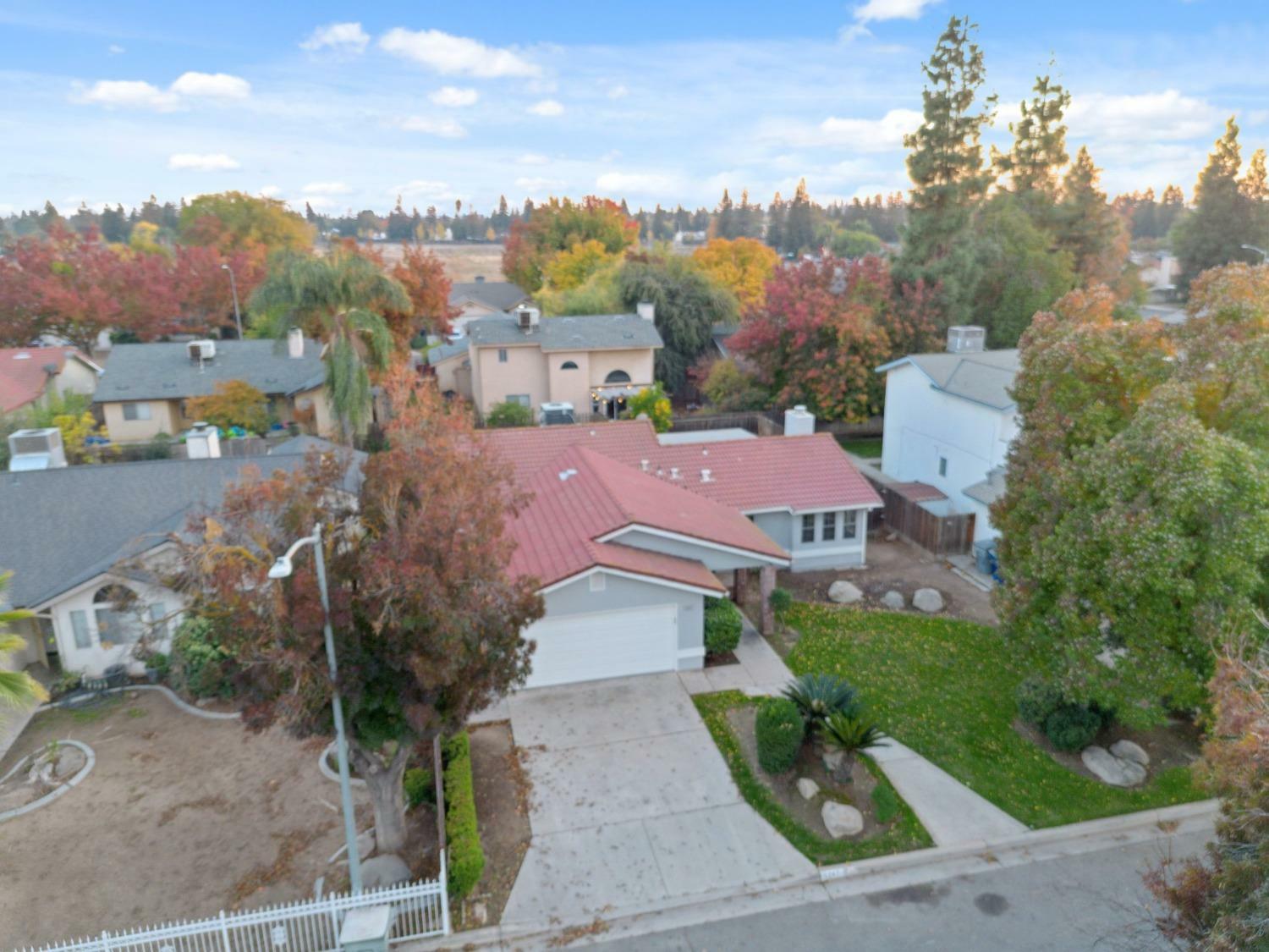 Property Photo:  5247 W Los Altos Avenue  CA 93722 