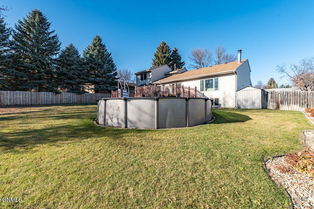 Property Photo:  507 Aspen Avenue  ND 58503 