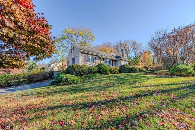 Property Photo:  168 The Fellsway  NJ 07974 