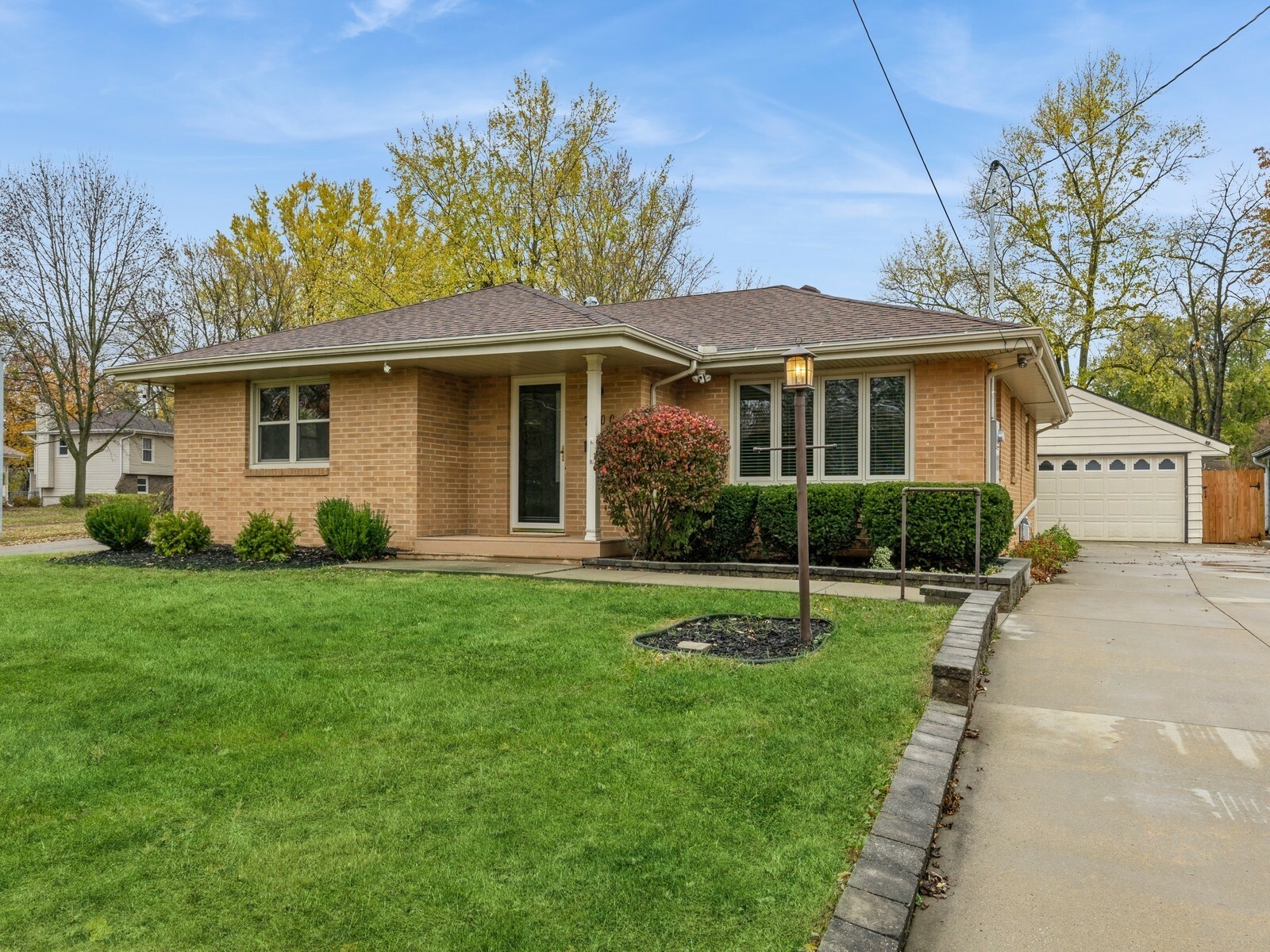 Property Photo:  7700 Dellwood Drive  IA 50322 