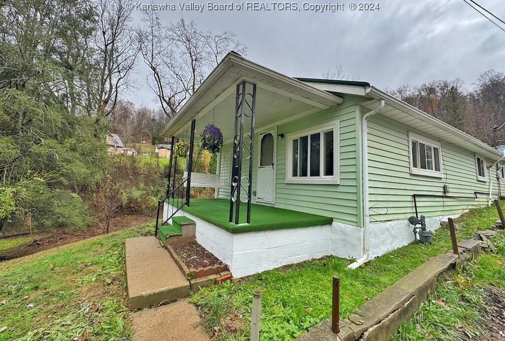 615 Slaughter Drive  Charleston WV 25313 photo