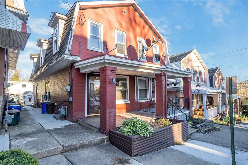 Property Photo:  817 Ridge Street  PA 18042 