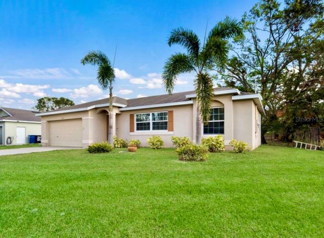 Property Photo:  1820 3rd Avenue W  FL 34221 