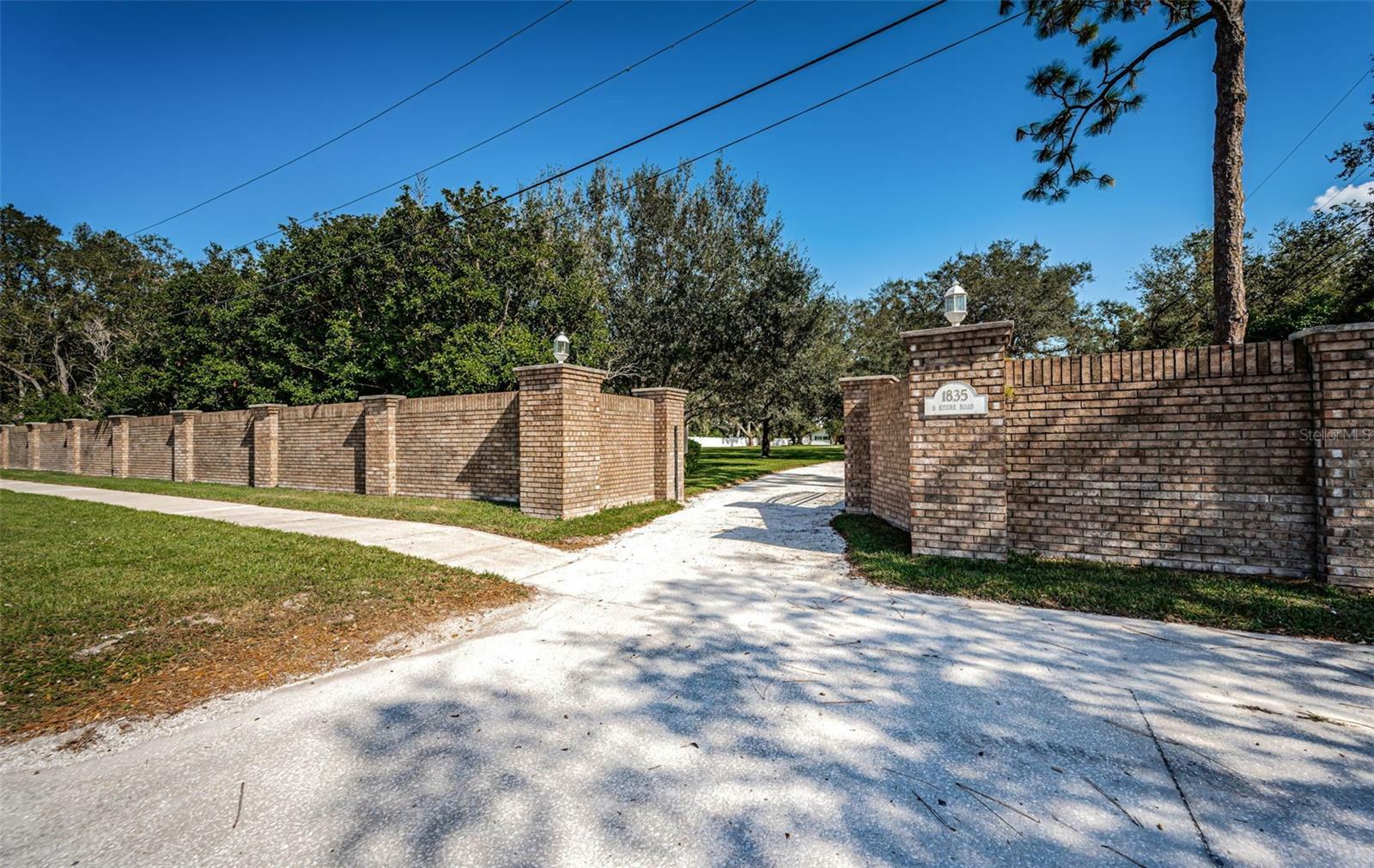 Property Photo:  1835 S Keene Road  FL 33756 