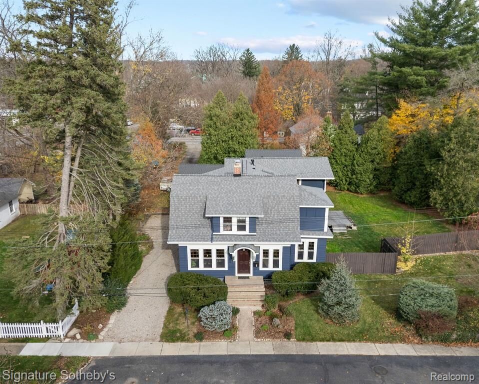 Property Photo:  7 Robertson Court  MI 48346 1547 