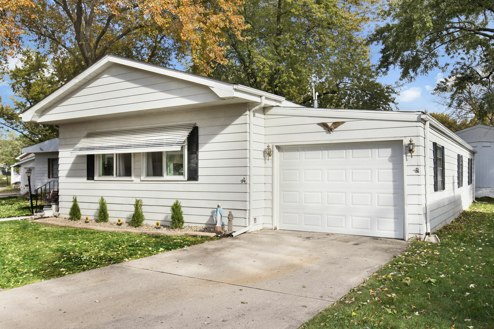 Property Photo:  1149 Reba Lane  IL 60123 