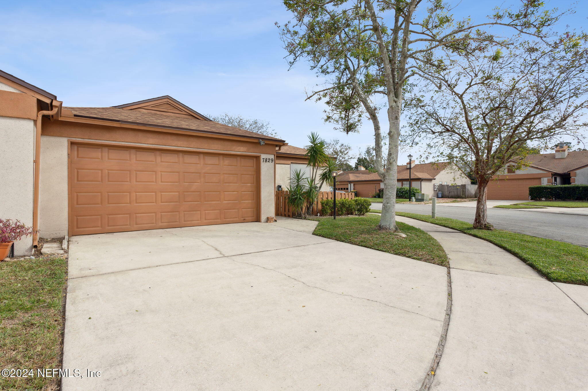 Property Photo:  7829 Fawn Brook Circle W  FL 32256 