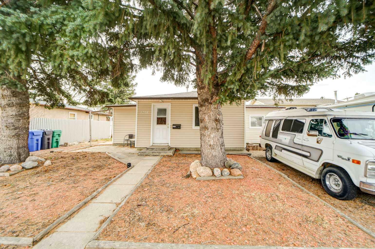 Property Photo:  1208 41 Avenue N  AB T1H 6B4 