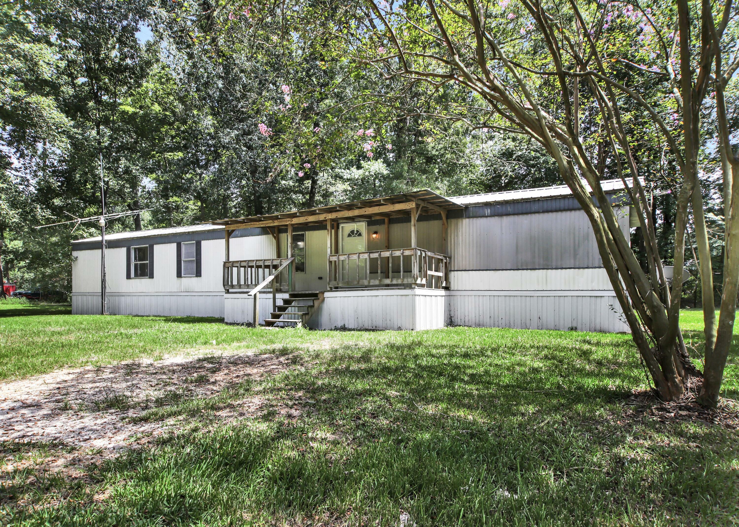 Property Photo:  129 Lynn Dr  LA 71446 